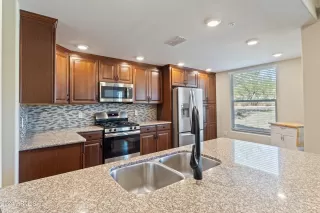 Photo #4: 6762337 Listing 