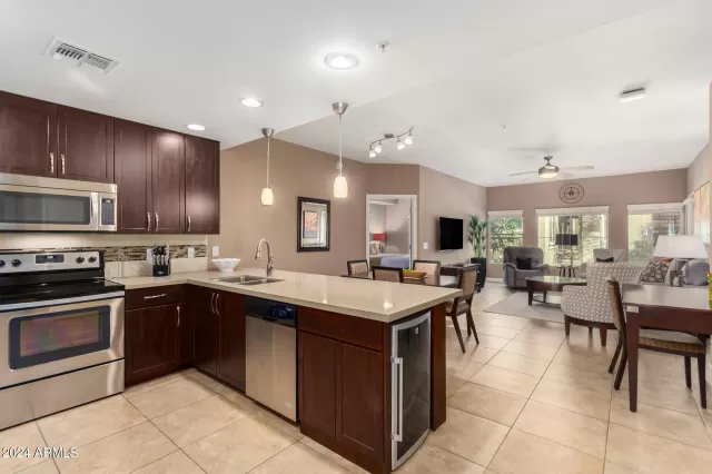 MLS: 6762500 Condo For Sale