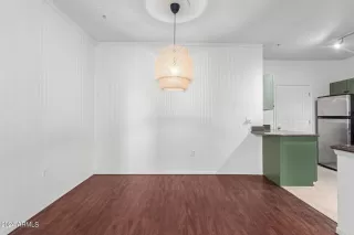 Photo #5: 6762555 Listing