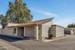 Photo #1: 6762569 Listing