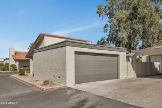 Photo #2: 6762569 Listing