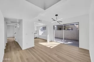 Photo #5: 6762569 Listing