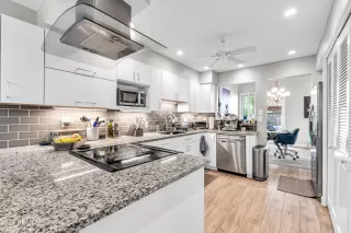 Photo #2: 6762590 Listing