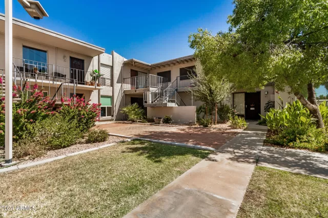 MLS: 6762614 Condo For Sale