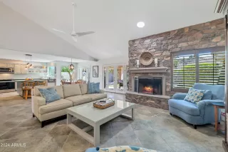 Photo #5: 6762654 Listing