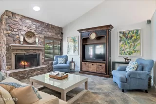 Photo #6: 6762654 Listing