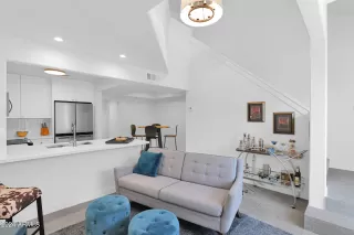 Photo #2: 6762736 Listing