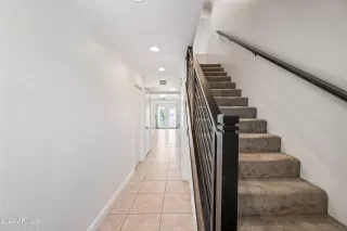 Photo #5: 6762822 Listing