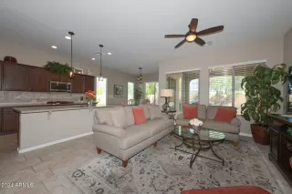 Photo #6: 6762835 Listing 