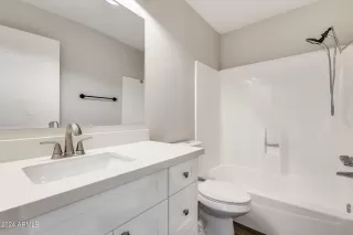 Photo #3: 6762855 Listing