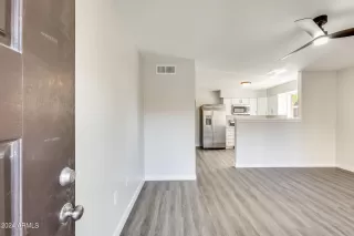 Photo #4: 6762855 Listing