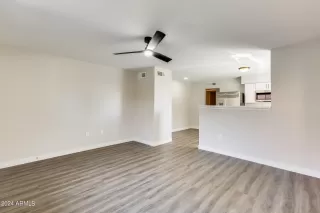 Photo #6: 6762855 Listing