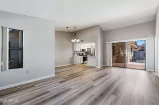 Photo #3: 6762972 Listing 