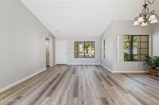Photo #6: 6762972 Listing 