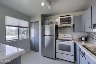 Photo #4: 6763220 Listing