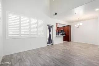 Photo #5: 6763233 Listing