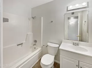 Photo #6: 6763263 Listing