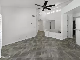 Photo #2: 6763286 Listing 