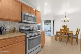 Photo #3: 6763329 Listing