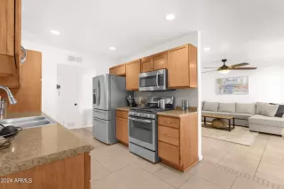 Photo #4: 6763329 Listing