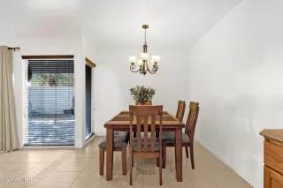 Photo #6: 6763329 Listing