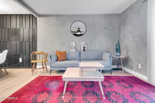 Photo #3: 6763373 Listing