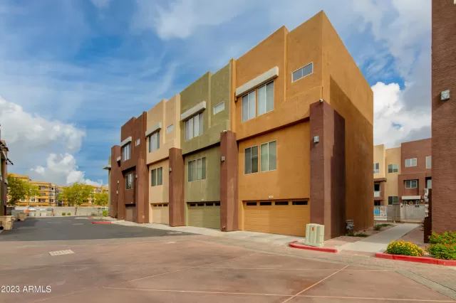 MLS: 6763514 Condo For Sale