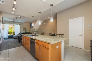 Photo #6: 6763514 Listing