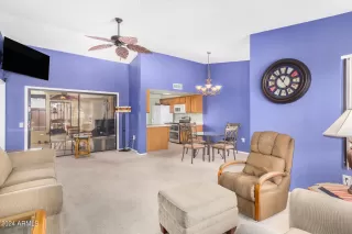 Photo #5: 6763647 Listing