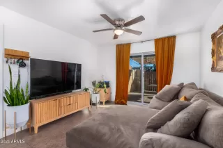 Photo #4: 6763669 Listing