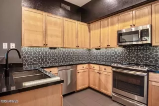 Photo #6: 6763782 Listing