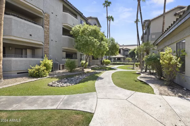 MLS: 6763878 Condo For Sale