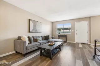 Photo #2: 6763996 Listing