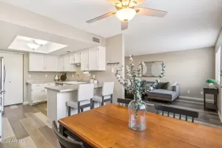 Photo #5: 6763996 Listing