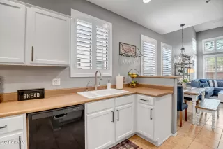 Photo #6: 6764261 Listing 