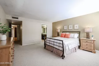 Photo #4: 6764282 Listing