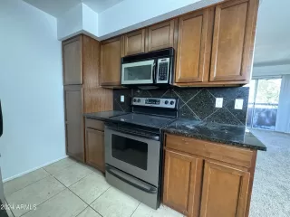 Photo #5: 6764478 Listing