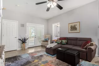 Photo #1: 6764572 Listing 