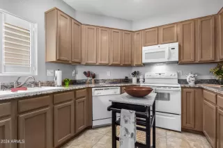 Photo #2: 6764572 Listing 