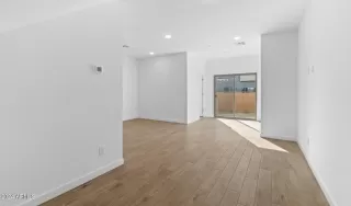 Photo #6: 6764682 Listing