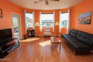 Photo #3: 6764809 Listing 