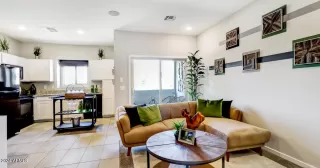 Photo #5: 6764941 Listing 