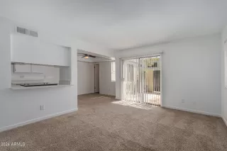 Photo #5: 6764975 Listing 