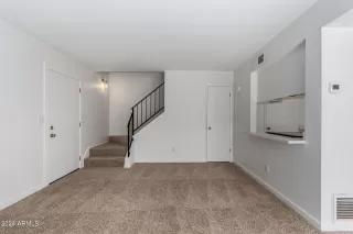 Photo #6: 6764975 Listing 