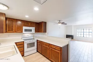 Photo #6: 6765147 Listing