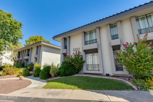 MLS: 6765700 Condo For Sale