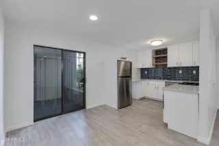 Photo #4: 6765700 Listing