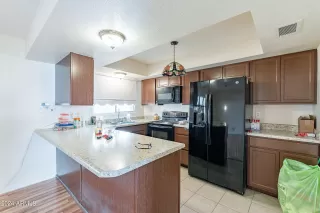 Photo #5: 6765765 Listing