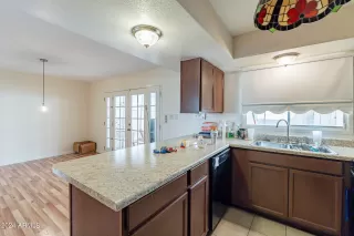 Photo #6: 6765765 Listing