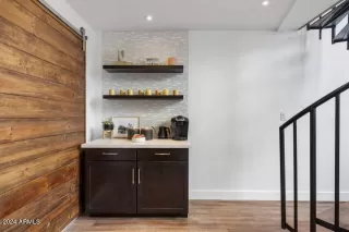 Photo #3: 6765800 Listing